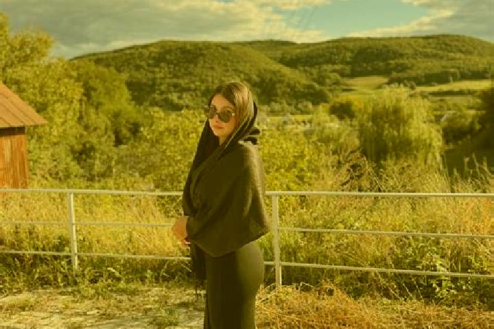 Lucy, 23 — Escort in Valea Oilor, Romania
