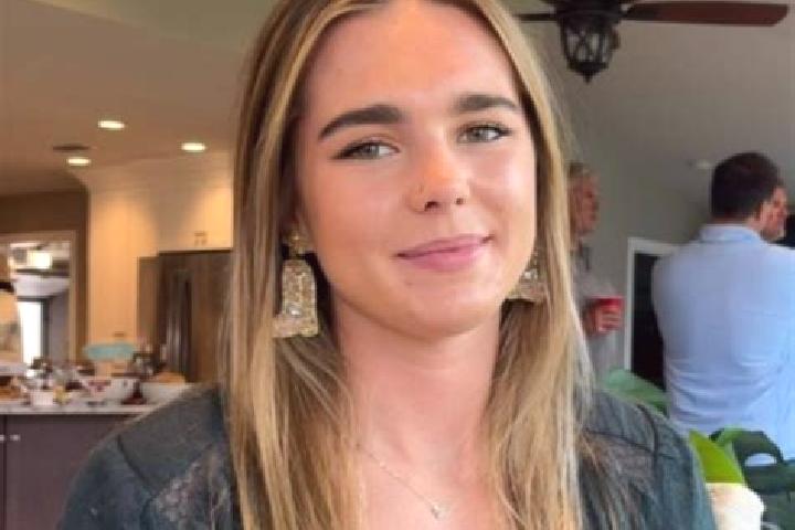 Lucy, 24, a blonde brown-eyed middle eastern companion based in Jacksonville Beach. Offering Girlfriend Experience, Tantra, Dinner Date. Available for incall...