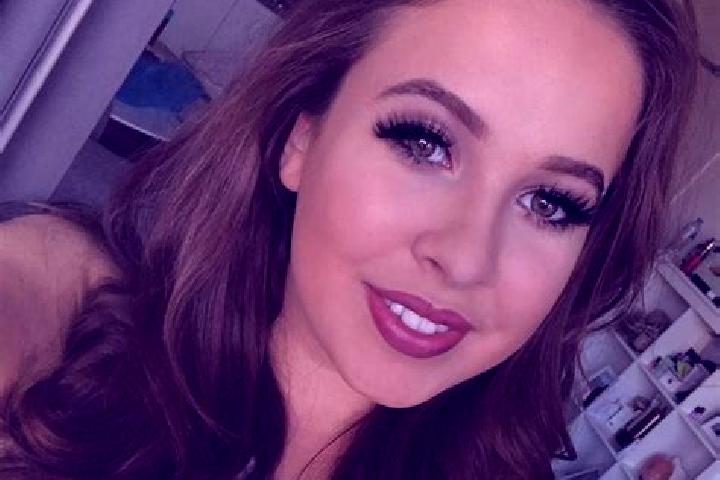 Lucy, 24, a dark blonde amber-eyed european companion based in Las Vinatas. Offering Massage, Travel Companion, Striptease, Erotic Massage. Available for inc...