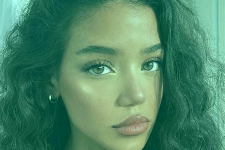 Lucy, 24, a red brown-eyed ebony companion based in Hamm (Sieg). Offering A-Level, Massage, Deep French Kissing. Available for incall and outcall, day and ev...
