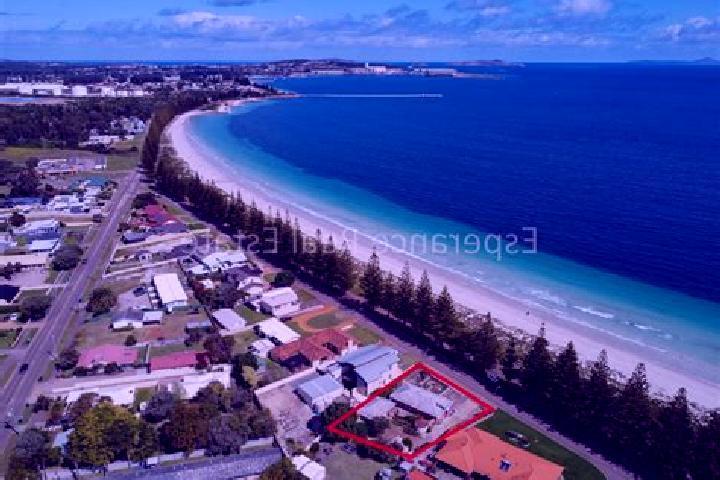 Lucy, 24 — Escort in Castletown, Australia