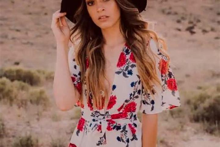 Lucy, 24 — Escort in El Paso, Spain