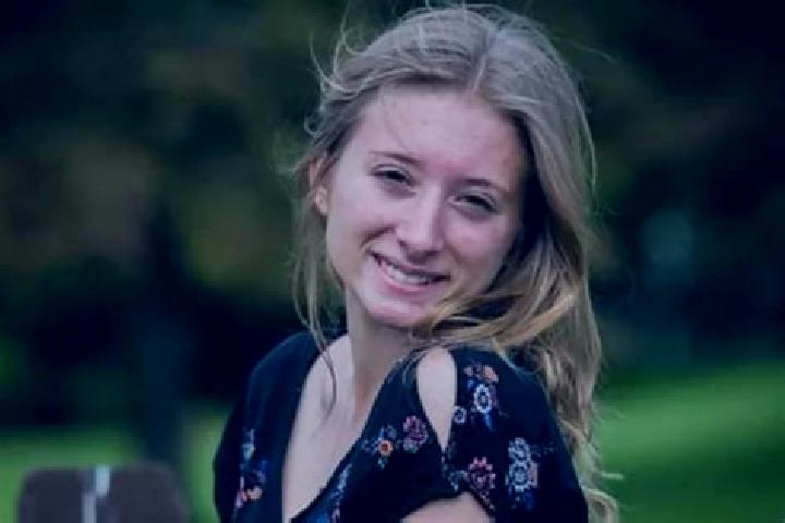 Lucy, 24 — Escort in Hebron, United States
