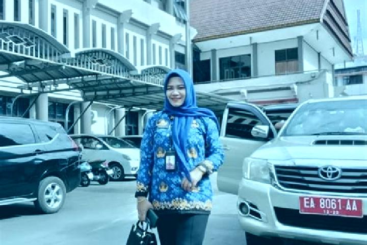 Lucy, 24 — Escort in Labangka Satu, Indonesia