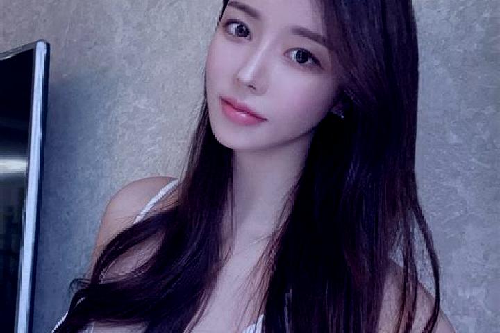 Lucy, 24 — Escort in Oepo, South Korea