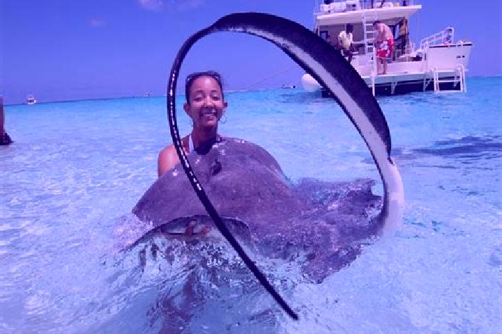 Lucy, 24 — Escort in Pease Bay, Cayman Islands