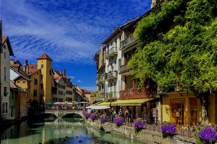 Lucy, 24 — Escort in Rosnoen, France
