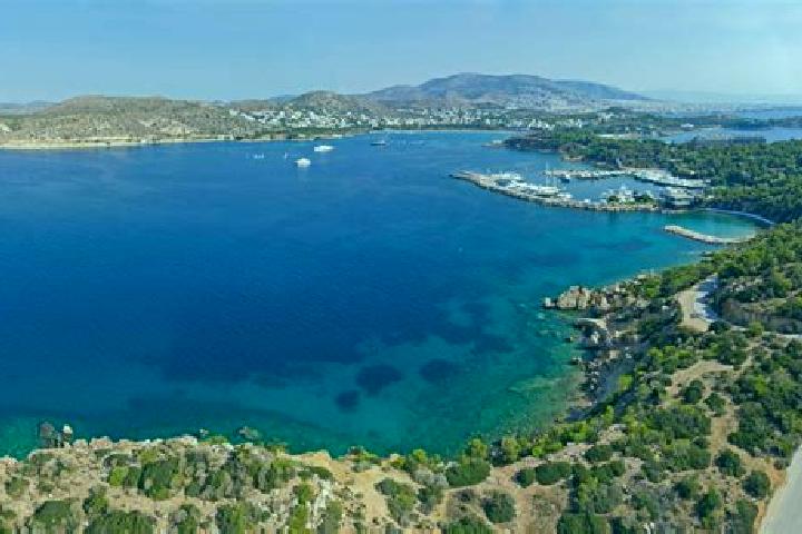 Lucy, 24 — Escort in Ymittos, Greece