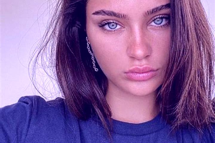 Lucy, 25, a brunette dark-eyed caribbean companion based in Rasines. Offering Duos, Tantra, GFE. Available for incall and outcall, overnight bookings available.