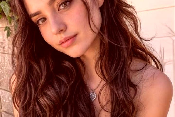Lucy, 25, a brunette hazel-eyed middle eastern companion based in Romorantin-Lanthenay. Offering Couples, 69, Domination, BDSM, Prostate Massage. Available f...