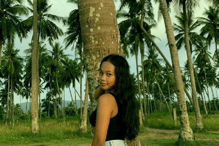 Lucy, 25 — Escort in Burdeos, Philippines