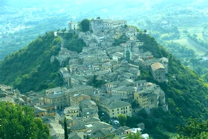 Lucy, 25 — Escort in Colli di Cicerone, Italy