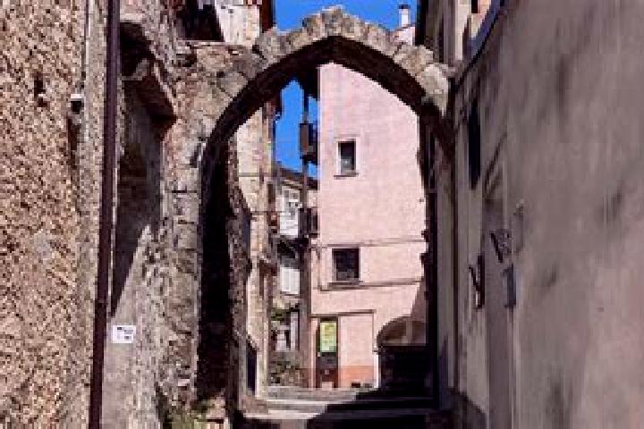 Lucy, 25 — Escort in San Giovanni in Croce, Italy
