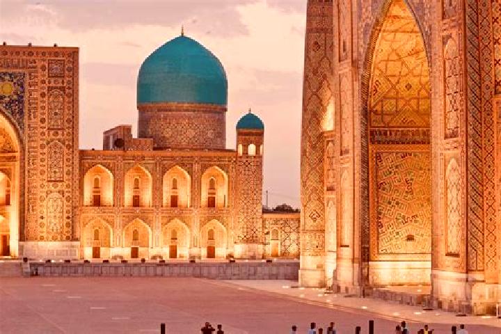 Lucy, 25 — Escort in Taxtako pir, Uzbekistan