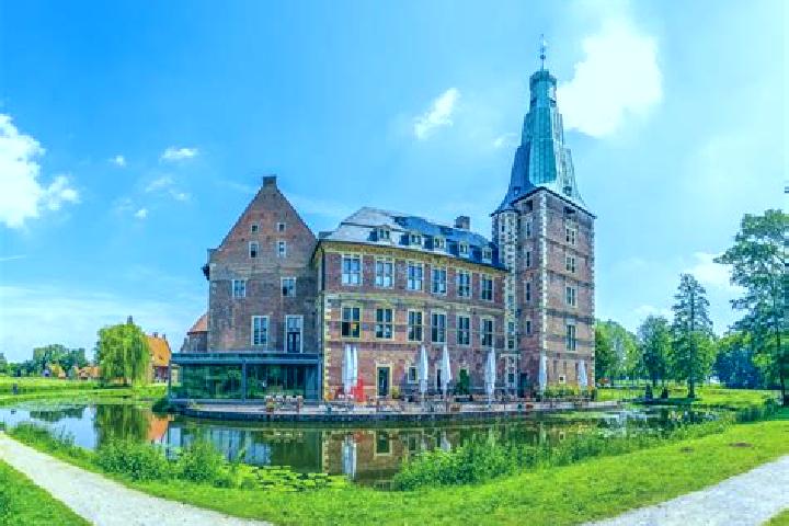 Lucy, 26, a brunette blue-eyed mixed companion based in Nachrodt-Wiblingwerde. Offering Domination, Party Girl, Prostate Massage, Striptease, GFE. Available ...