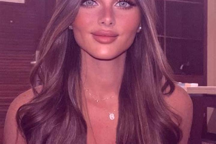 Lucy, 26, a brunette dark-eyed slavic companion based in Cronenberg. Offering Erotic Massage, Party Girl, Overnight, Girlfriend Experience. Available for inc...