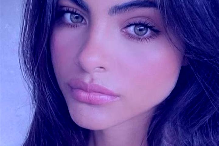 Lucy, 26, a brunette green-eyed european companion based in Mosonmagyarovar. Offering A-Level, Domination, CIM, BDSM, Erotic Massage. Available for incall an...