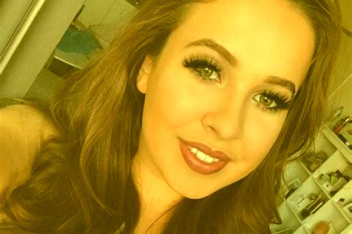 Lucy, 26, a brunette hazel-eyed mediterranean companion based in Colonia Aurora. Offering Roleplay, Fetish, Duos. Available for incall and outcall, day and e...
