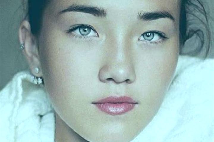 Lucy, 26, a chestnut blue-eyed caucasian companion based in Saint-Remy. Offering CIM, Massage. Available for incall and outcall, overnight bookings available.