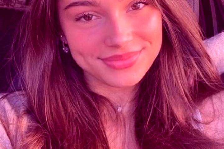 Lucy, 26, a chestnut hazel-eyed slavic companion based in Khatima. Offering Erotic Massage, Travel Companion, 69. Available for incall and outcall, day and e...