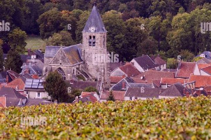 Lucy, 26 — Escort in Avenay-Val-d Or, France