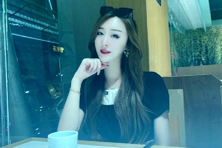 Lucy, 26 — Escort in Rulin, China