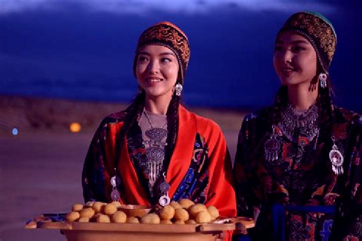 Lucy, 26 — Escort in Suqoq, Uzbekistan