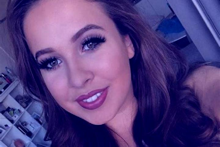 Lucy, 27, a black brown-eyed caucasian companion based in Alandur. Offering GFE, Domination, Dinner Date. Available for incall and outcall, day and evening d...