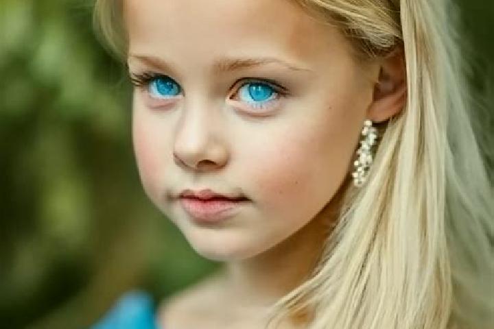 Lucy, 27, a blonde blue-eyed middle eastern companion based in Yaozhou. Offering BDSM, Fetish, Couples, A-Level. Available for incall and outcall, day and ev...