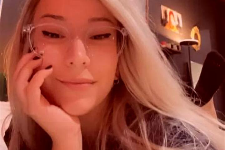 Lucy, 27, a blonde grey-eyed asian companion based in Parsau. Offering Roleplay, GFE, Dinner Date. Available for incall and outcall, day and evening dates.