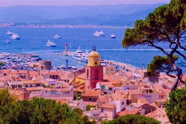 Lucy, 27, a red brown-eyed mediterranean companion based in Saint-Tropez. Offering Deep French Kissing, Overnight, BDSM, Girlfriend Experience. Available for...