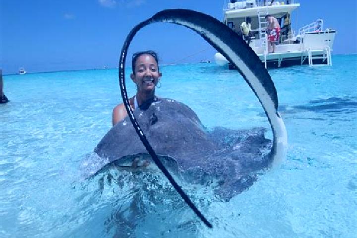 Lucy, 27 — Escort in Gun Bay, Cayman Islands