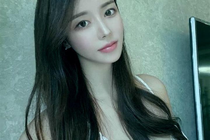 Lucy, 27 — Escort in Heliao, China