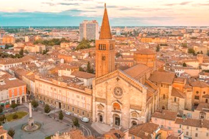 Lucy, 27 — Escort in Santa Giustina, Italy