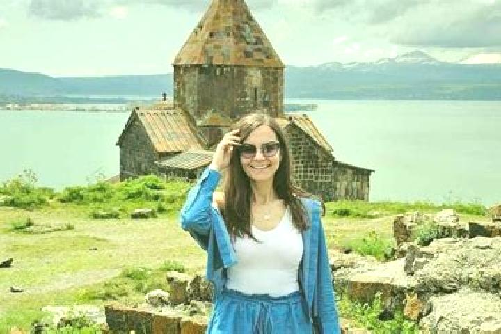 Lucy, 27 — Escort in Voghjaberd, Armenia