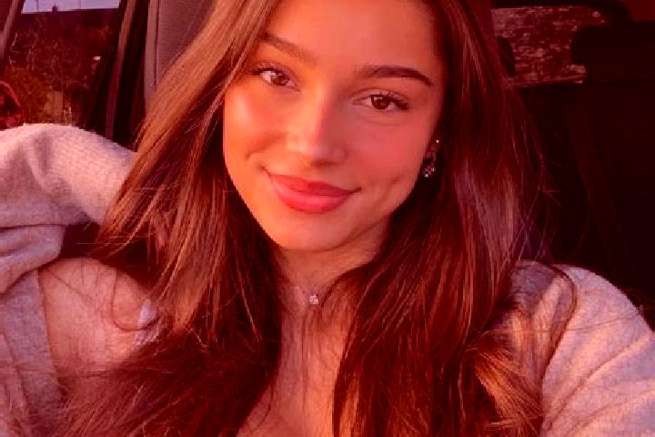 Lucy, 28, a brunette amber-eyed indian companion based in Morrow. Offering Erotic Massage, Couples, GFE, Party Girl. Available for incall and outcall, day an...