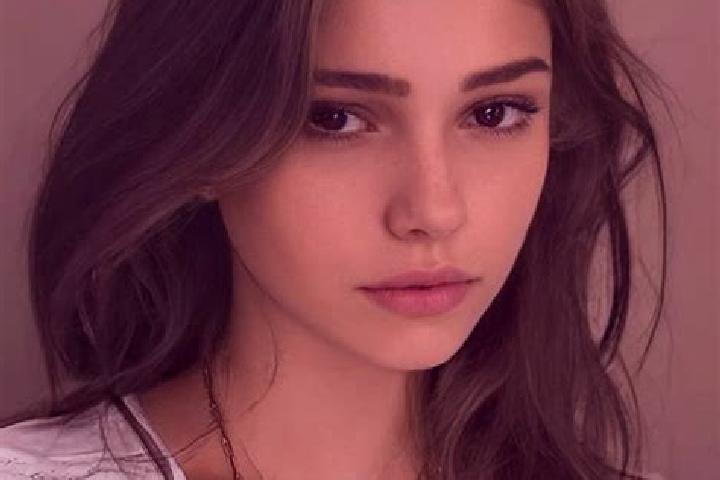 Lucy, 28, a chestnut dark-eyed slavic companion based in Winter Hill. Offering GFE, Domination, Deep French Kissing. Available for incall and outcall, day an...