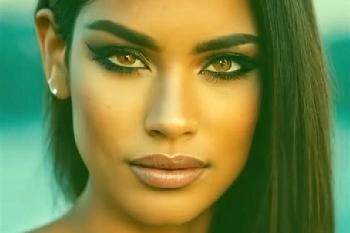 Lucy, 28, a dark blonde amber-eyed latina companion based in Taleh Gerd. Offering Party Girl, Fetish, Striptease. Available for incall and outcall, overnight...