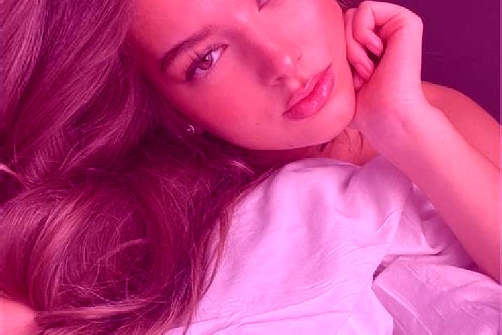 Lucy, 28, a red hazel-eyed latina companion based in La Maquina. Offering Deep French Kissing, Duos, Massage. Available for incall and outcall, overnight boo...