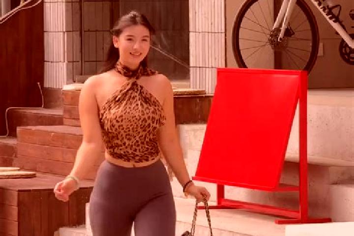 Lucy, 28 — Escort in Debao, China