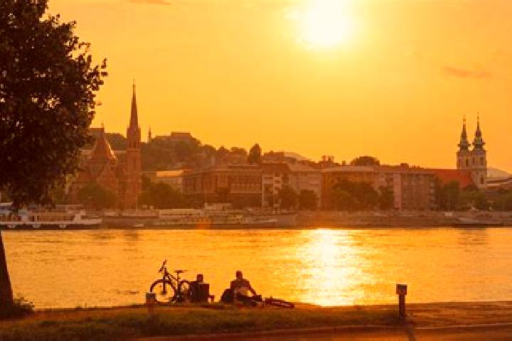 Lucy, 28 — Escort in Kereszturidulo, Hungary