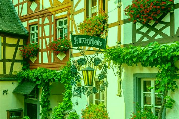 Lucy, 28 — Escort in Neustadt/Westerwald, Germany