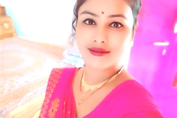 Lucy, 28 — Escort in Niz-Hajo, India