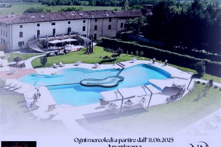 Lucy, 28 — Escort in San Fior di Sotto, Italy