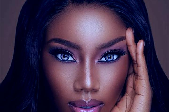 Lucy, 29, a chestnut blue-eyed ebony companion based in Martesti. Offering Deep French Kissing, GFE, BDSM. Available for incall and outcall, overnight bookin...