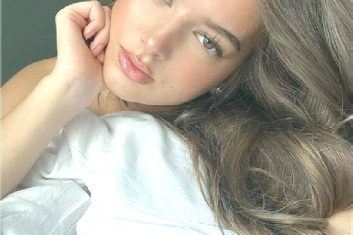 Lucy, 29, a chestnut brown-eyed latina companion based in Witry-les-Reims. Offering Striptease, Party Girl, GFE, Roleplay, Fetish. Available for incall and o...