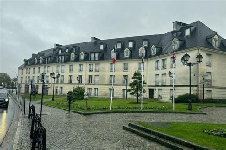Lucy, 29 — Escort in Deuil-la-Barre, France