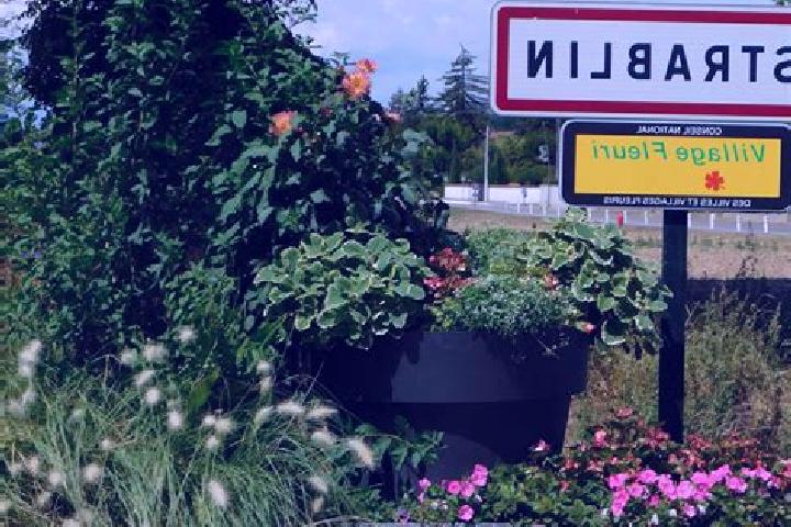 Lucy, 29 — Escort in Estrablin, France