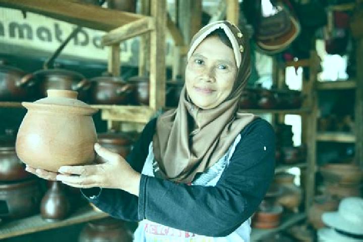 Lucy, 29 — Escort in Karanganyar, Indonesia