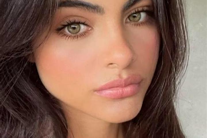 Lucy, 30, a brunette green-eyed mixed companion based in Immesheim. Offering A-Level, 69, Tantra, Domination, Party Girl. Available for incall and outcall, d...